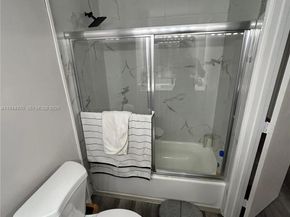 7402 NW 75th St, Tamarac FL 33321