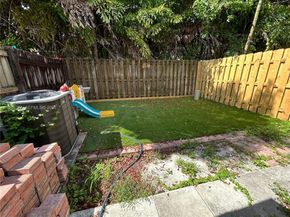 7402 NW 75th St, Tamarac FL 33321