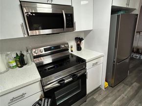 7402 NW 75th St, Tamarac FL 33321