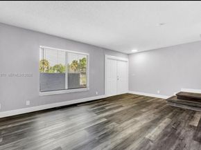 7402 NW 75th St, Tamarac FL 33321