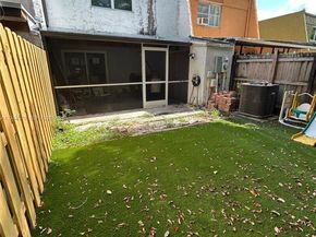 7402 NW 75th St, Tamarac FL 33321