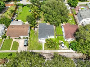 2431 Coolidge St, Hollywood FL 33020