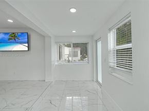 2431 Coolidge St, Hollywood FL 33020