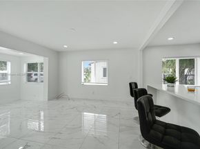 2431 Coolidge St, Hollywood FL 33020