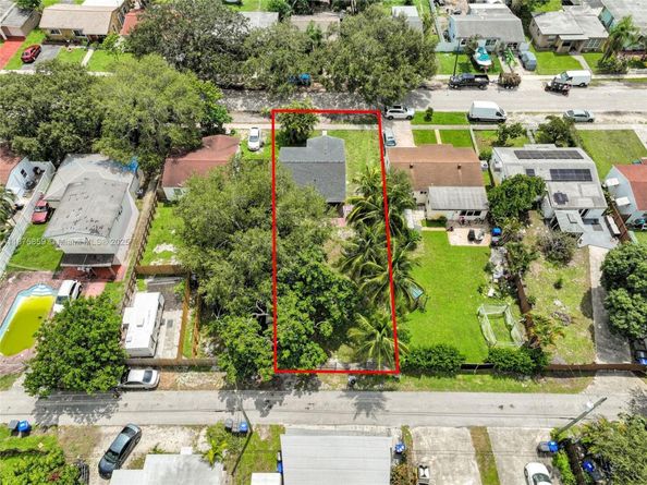 2431 Coolidge St, Hollywood FL 33020