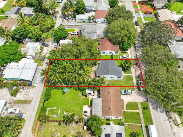 2431 Coolidge St, Hollywood FL 33020