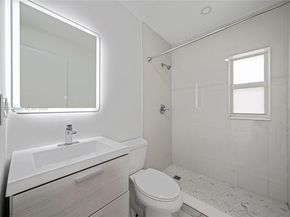 2431 Coolidge St, Hollywood FL 33020