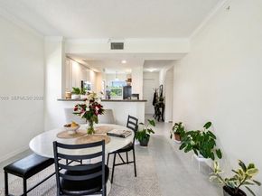 27 Royal Palm Way 102, Boca Raton FL 33432