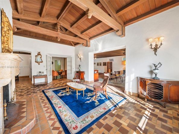 3586 Flamingo Dr, Miami Beach FL 33140