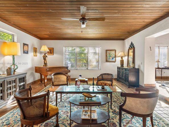 3586 Flamingo Dr, Miami Beach FL 33140