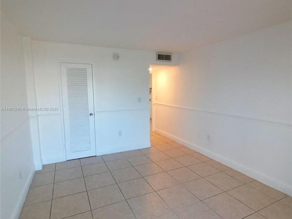 8000 Harding Ave 3B, Miami Beach FL 33141
