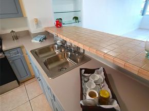 8000 Harding Ave 3B, Miami Beach FL 33141