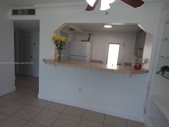 8000 Harding Ave 3B, Miami Beach FL 33141