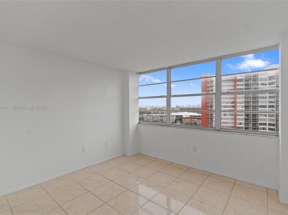 1301 NE Miami Gardens Dr 1025W, Miami FL 33179