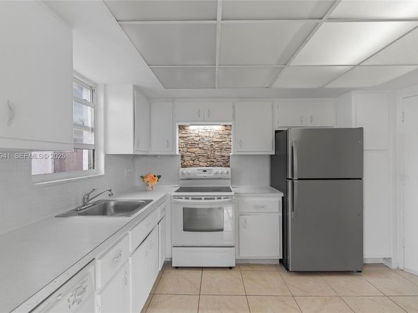 1301 NE Miami Gardens Dr 1025W, Miami FL 33179