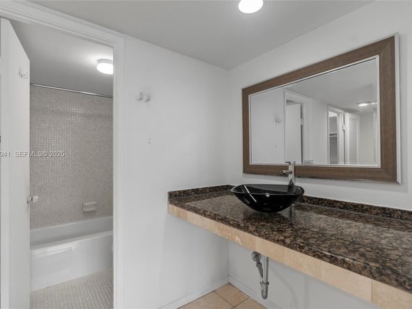 1301 NE Miami Gardens Dr 1025W, Miami FL 33179