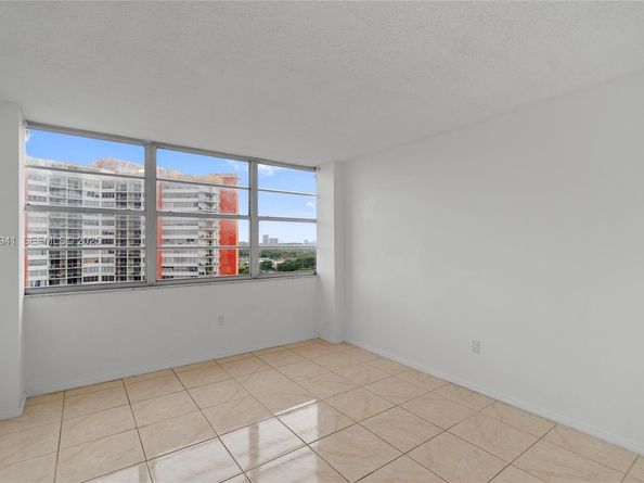 1301 NE Miami Gardens Dr 1025W, Miami FL 33179