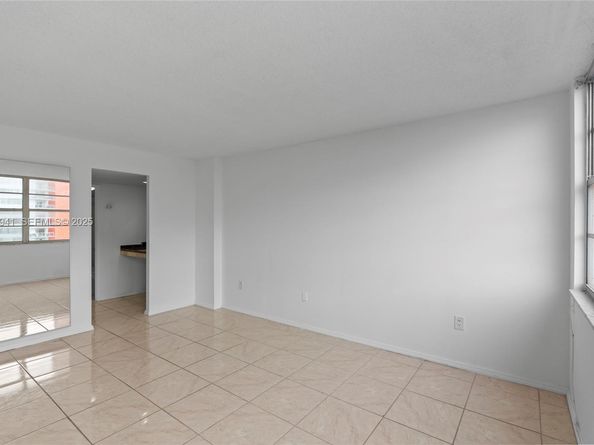 1301 NE Miami Gardens Dr 1025W, Miami FL 33179