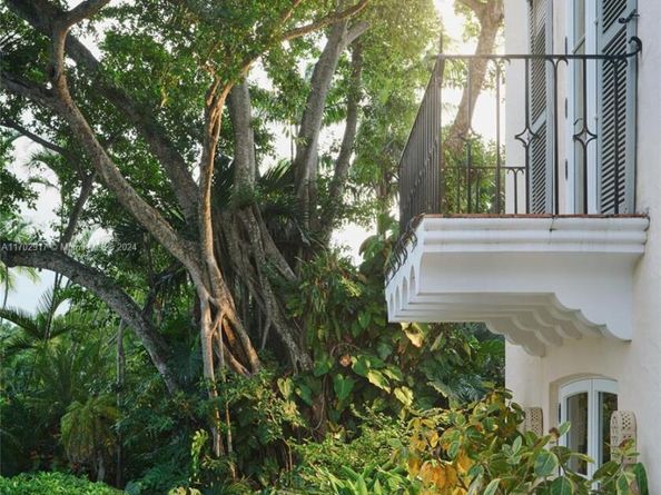 3467 N Moorings Way, Coconut Grove FL 33133