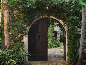 3467 N Moorings Way, Coconut Grove FL 33133