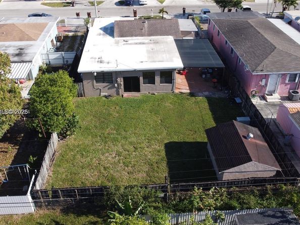 848 E 24th St, Hialeah FL 33013