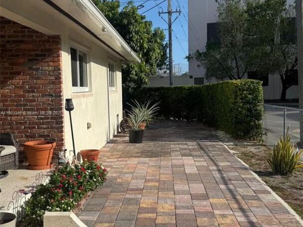 111 SW 24th Ave, Miami FL 33135