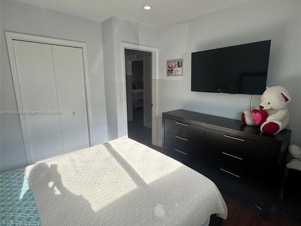 111 SW 24th Ave, Miami FL 33135
