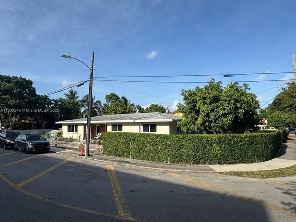 111 SW 24th Ave, Miami FL 33135