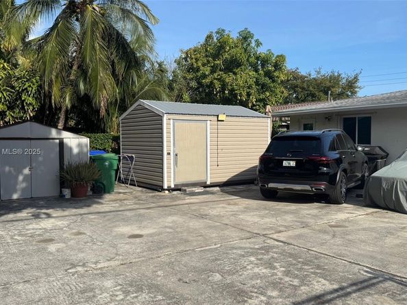 111 SW 24th Ave, Miami FL 33135