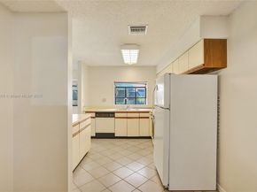 9444 N Chelsea Dr N, Plantation FL 33324