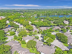 9444 N Chelsea Dr N, Plantation FL 33324