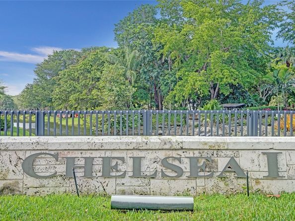 9444 N Chelsea Dr N, Plantation FL 33324