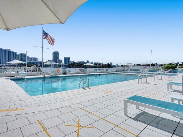 900 Bay Dr 211, Miami Beach FL 33141