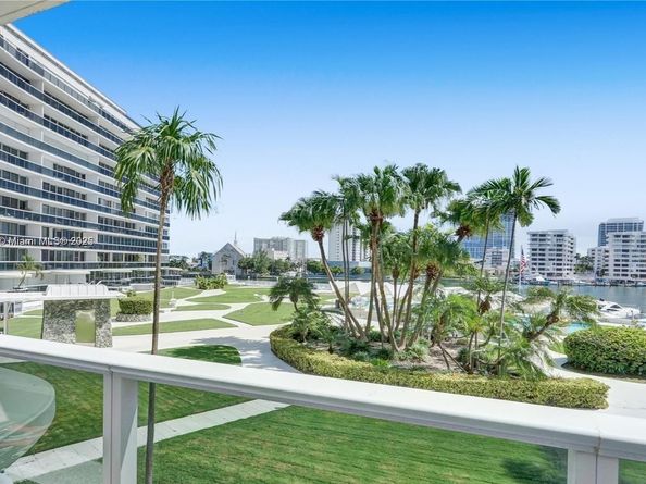 900 Bay Dr 211, Miami Beach FL 33141