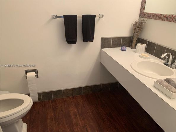 900 Bay Dr 211, Miami Beach FL 33141