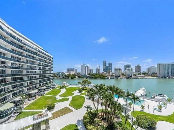 900 Bay Dr 211, Miami Beach FL 33141