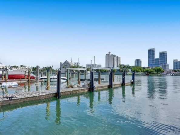 900 Bay Dr 211, Miami Beach FL 33141