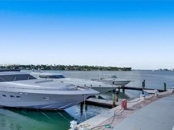 900 Bay Dr 211, Miami Beach FL 33141