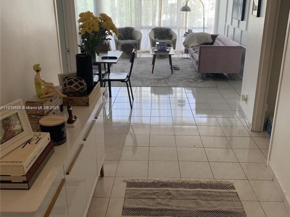 900 Bay Dr 211, Miami Beach FL 33141