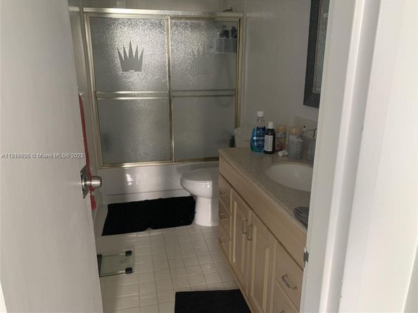 900 Bay Dr 211, Miami Beach FL 33141