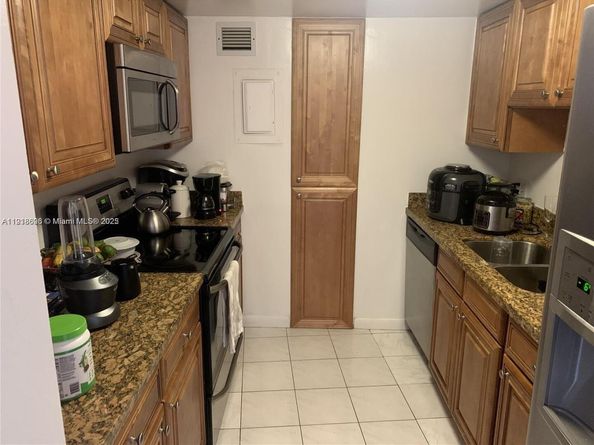 900 Bay Dr 211, Miami Beach FL 33141