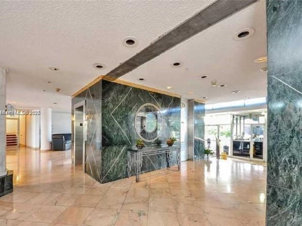 900 Bay Dr 211, Miami Beach FL 33141