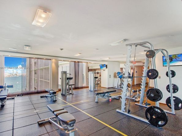335 S Biscayne Blvd 2704, Miami FL 33131