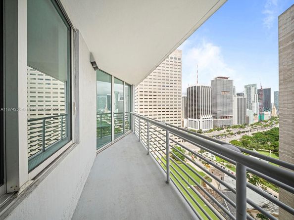 335 S Biscayne Blvd 2704, Miami FL 33131