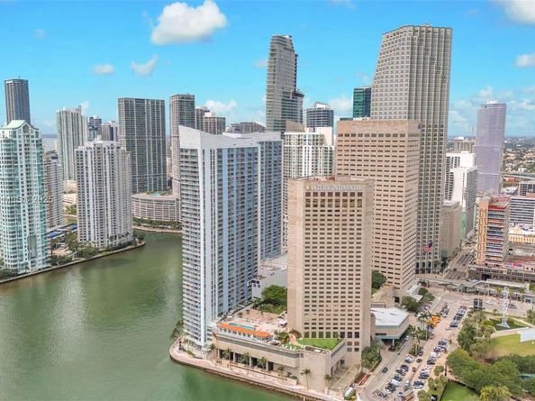 335 S Biscayne Blvd 2704, Miami FL 33131