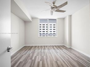 335 S Biscayne Blvd 2704, Miami FL 33131