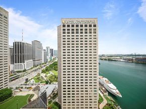 335 S Biscayne Blvd 2704, Miami FL 33131