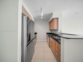 335 S Biscayne Blvd 2704, Miami FL 33131