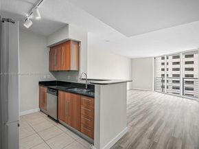 335 S Biscayne Blvd 2704, Miami FL 33131