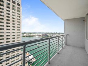 335 S Biscayne Blvd 2704, Miami FL 33131